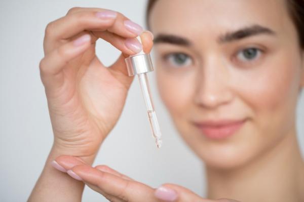 MARULČI - Hranilni serum za obraz z oljem marule