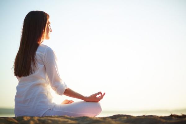 Kako eterična olja podpirajo jogo in meditacijo