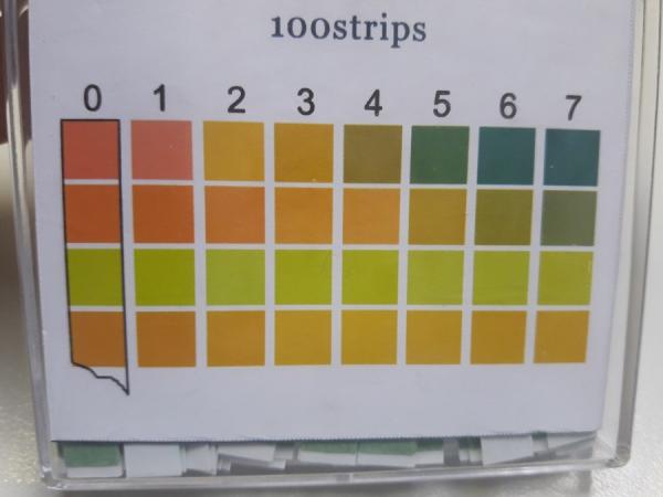 pH lističi - 100 kom v plastični škatlici