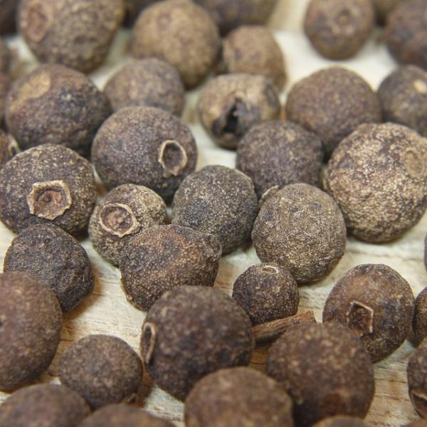 Piment - listi eterično olje