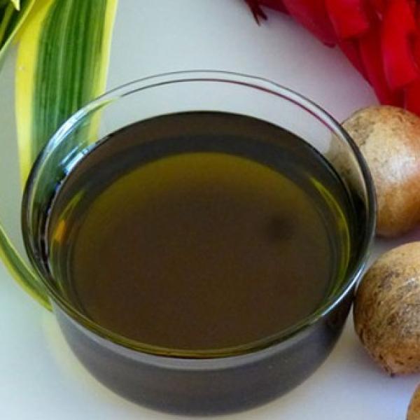 Olje aleksandrijskega lovorja (Tamanu)