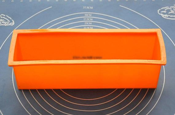 Pravokotni silikonski model za mila (cca 1200 g)